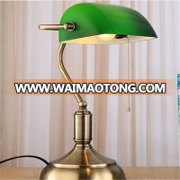 2016 new hottest selling retro brass metal base glass bankers lamp/metal chain pull glass lamp green cover table reading lamps